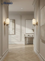 Charger l'image dans la visionneuse de galerie, Applique murale vintage en verre laiteux pour chevet, couloir, Eloise