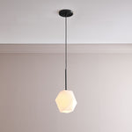 Cargar imagen en el visor de la Galería, Lámpara de techo escultórica de cristal facetado Talvior – Colgante minimalista ajustable para interiores del hogar