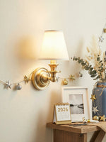 Cargar imagen en el visor de la Galería, Aplique de pared Rowan con pantalla cilíndrica – Aplique de tela para una iluminación acogedora de estilo rústico