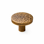 Bild in Gallery-Viewer laden, Antique Brass hammered flat round knob