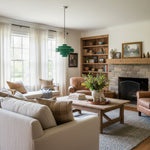 Cargar imagen en el visor de la Galería, Lámpara colgante Koloro con pantalla de vidrio coloreado: moderna lámpara de suspensión ajustable para interiores.