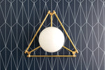 Charger l'image dans la visionneuse de galerie, Plafonnier géométrique en verre Glorica d'inspiration Art déco – Abat-jour géométrique moderne en verre pour chambre et salon