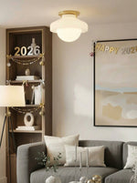 Bild in Gallery-Viewer laden, Hanton Aufputz-Deckenleuchte – Modernes minimalistisches Leuchtmittel mit Milchglas- und Metallschirm