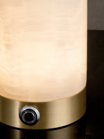 Bild in Gallery-Viewer laden, Totem Alabaster Tischlampe (eingebauter Akku)