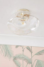 Bild in Gallery-Viewer laden, Lightail Aufbaudeckenleuchte - irisierendes Glas mit Messingfuß
