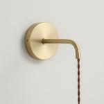 Cargar imagen en el visor de la Galería, Lámpara de pared cerámica plisada Cerelle – Aplique escultórico con diseño acanalado para dormitorio o pasillo N30