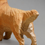 Cargar imagen en el visor de la Galería, Carved fur and raised tail detail