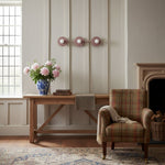 Cargar imagen en el visor de la Galería, Lámpara de tocador esférica Radiro Globe – Luminaria moderna de 3 luces para baño