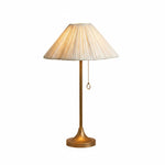 Cargar imagen en el visor de la Galería, Lámpara de mesa Luminella Elegant Scalloped Linen – Lámpara moderna para dormitorio