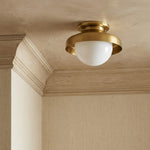 Bild in Gallery-Viewer laden, Hanton Aufputz-Deckenleuchte – Modernes minimalistisches Leuchtmittel mit Milchglas- und Metallschirm