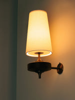 Cargar imagen en el visor de la Galería, Aplique de pared Rowan Retro con pantalla de tela: iluminación clásica de tela para el dormitorio