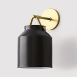 Charger l'image dans la visionneuse de galerie, Applique minimaliste Hanton – Applique vintage en verre laiteux et accents métalliques