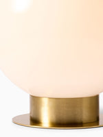 Cargar imagen en el visor de la Galería, Lámpara de mesa con globo de cristal Rivolence: elegante y moderna lámpara de noche de cristal