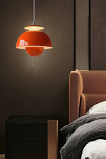 Cargar imagen en el visor de la Galería, Lámpara colgante nórdica de metal con forma de macarrón y capullo de flor LED con apertura superior