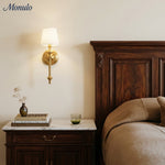 Bild in Gallery-Viewer laden, Rowan Stoffschirm Wandleuchte in Antik Kupfer - Vintage Luxus Licht für Innenräume