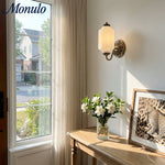 Charger l'image dans la visionneuse de galerie, Applique murale vintage en verre laiteux festonné Eloise - Éclairage d'appoint moderne pour salle de bain et chambre