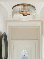 Cargar imagen en el visor de la Galería, Lámpara de techo empotrada de vidrio acanalado elegante Bravira – Luminaria moderna de perfil bajo para dormitorio