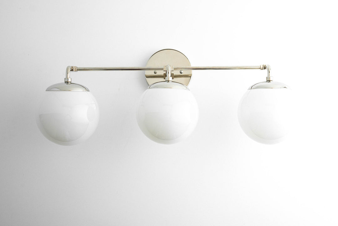 Aplique de pared de vidrio Glorica: lámpara de tocador vintage moderna