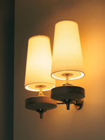 Cargar imagen en el visor de la Galería, Aplique de pared Rowan Retro con pantalla de tela: iluminación clásica de tela para el dormitorio