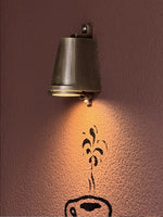 Cargar imagen en el visor de la Galería, Aplique industrial de exterior – Aplique impermeable con forma de campanilla