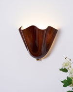 Bild in Gallery-Viewer laden, Bellina Elegante Florale Glas-Wandlampe – Moderne Messing-Wandlampe für Schlafzimmer & Flur