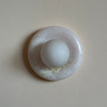 Bild in Gallery-Viewer laden, Orli White Jade Wandleuchte