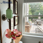 Charger l'image dans la visionneuse de galerie, Applique murale vintage en verre laiteux festonné Eloise - Éclairage d'appoint moderne pour salle de bain et chambre