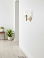 Cargar imagen en el visor de la Galería, Aplique Bravira de vidrio acanalado: lámpara de pared de latón y vidrio en estilos simple, doble y triple