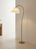 Charger l'image dans la visionneuse de galerie, Lampadaire à abat-jour plissé Luvora - Lampe en lin réglable de style campagnard