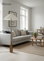 Charger l'image dans la visionneuse de galerie, Lampadaire contemporain en lin Lindi – Abat-jour plissé sculptural pour chambre et couloir