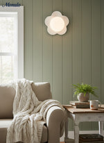 Bild in Gallery-Viewer laden, Rivolence Blütenblatt-inspirierte skulpturale Wandleuchte für Wohnzimmer & Schlafzimmer