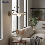 Cargar imagen en el visor de la Galería, Aplique de pared Curva Metal con brazo curvo y pantalla de disco – Lámpara de pared moderna y minimalista para sala de estar