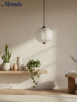 Bild in Gallery-Viewer laden, American Vintage Cremeglas-Schirm geformt Eloise Kronleuchter