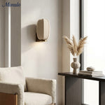 Bild in Gallery-Viewer laden, Loomis Moderne Art Deco Wandleuchte mit strukturiertem Stoffschirm für Schlafzimmer und Eingangsbereich