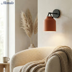 Charger l'image dans la visionneuse de galerie, Applique murale minimaliste Hanton – Applique en verre lait vintage avec accent en métal