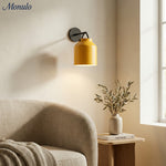 Charger l'image dans la visionneuse de galerie, Applique murale minimaliste Hanton – Applique en verre lait vintage avec accent en métal