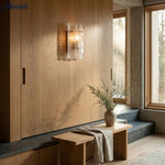 Bild in Gallery-Viewer laden, Velora Geschichtete Glas-Wandleuchte - Moderne Eleganz für Wohnzimmer