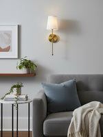 Bild in Gallery-Viewer laden, Meshara Wandleuchte - Moderne Metallleuchte für Wohnzimmer