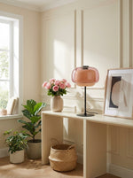 Charger l'image dans la visionneuse de galerie, Lampe de table Clinco en verre teinté, silhouette de champignon – Luminaire design polyvalent pour buffet ou table de chevet