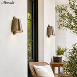 Cargar imagen en el visor de la Galería, Lámpara de Pared Industrial para Exterior – Aplique Impermeable con Forma de Campanilla