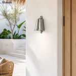 Cargar imagen en el visor de la Galería, Lámpara de Pared Industrial para Exterior – Aplique Impermeable con Forma de Campanilla