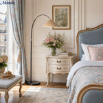 Bild in Gallery-Viewer laden, Solmire Veslin Bogen Stehlampe - Plissierter Blumenstoffschirm Französischer Stil Stehleuchte für Schlafzimmer und Wohnzimmer