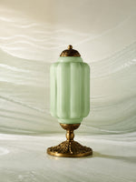Bild in Gallery-Viewer laden, Eloise Scallop Glasschirm Vintage-inspirierte Tischlampe für Schlafzimmer und Wohnzimmer Akzentbeleuchtung