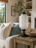 Bild in Gallery-Viewer laden, Eloise Scallop Glasschirm Vintage-inspirierte Tischlampe für Schlafzimmer und Wohnzimmer Akzentbeleuchtung