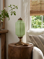 Bild in Gallery-Viewer laden, Eloise Scallop Glasschirm Vintage-inspirierte Tischlampe für Schlafzimmer und Wohnzimmer Akzentbeleuchtung