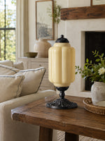 Bild in Gallery-Viewer laden, Eloise Scallop Glasschirm Vintage-inspirierte Tischlampe für Schlafzimmer und Wohnzimmer Akzentbeleuchtung