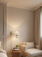 Bild in Gallery-Viewer laden, Diora Leinen-Schirm Steckdosen-Wandleuchte - Champagner Bronze Verstellbarer Arm