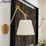 Cargar imagen en el visor de la Galería, Aplique de pared Foldray con pantalla cilíndrica festoneada: Lámpara de pared rústica moderna para dormitorio