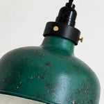 Charger l'image dans la visionneuse de galerie, Close view of distressed metal shade
