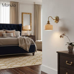 Charger l'image dans la visionneuse de galerie, Applique murale en céramique nervurée Curvona avec bras incurvé - Luminaire d'intérieur moderne pour chambre, salon et couloir